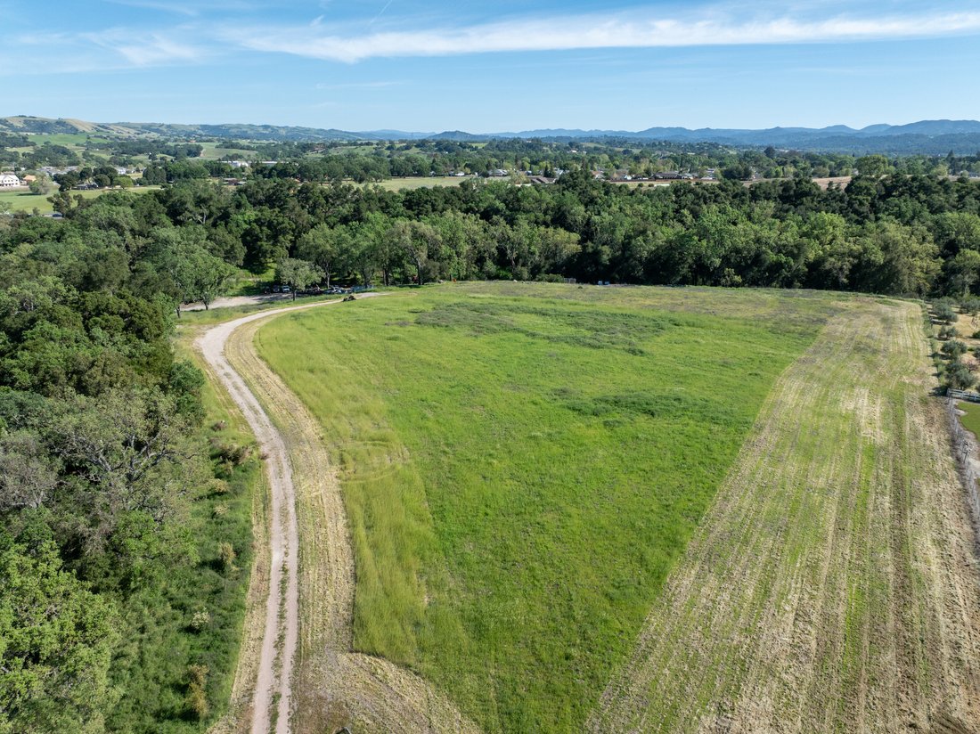 Land in Paso Robles, California, United States 2 - 17517701