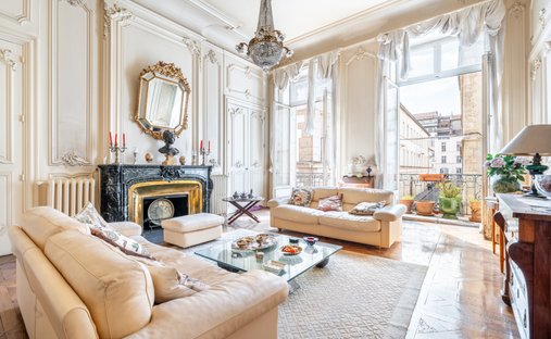 Apartment in Champvert-Point du Jour-Saint Irénée, Lyon 5e Arrondissement, Lyon 1