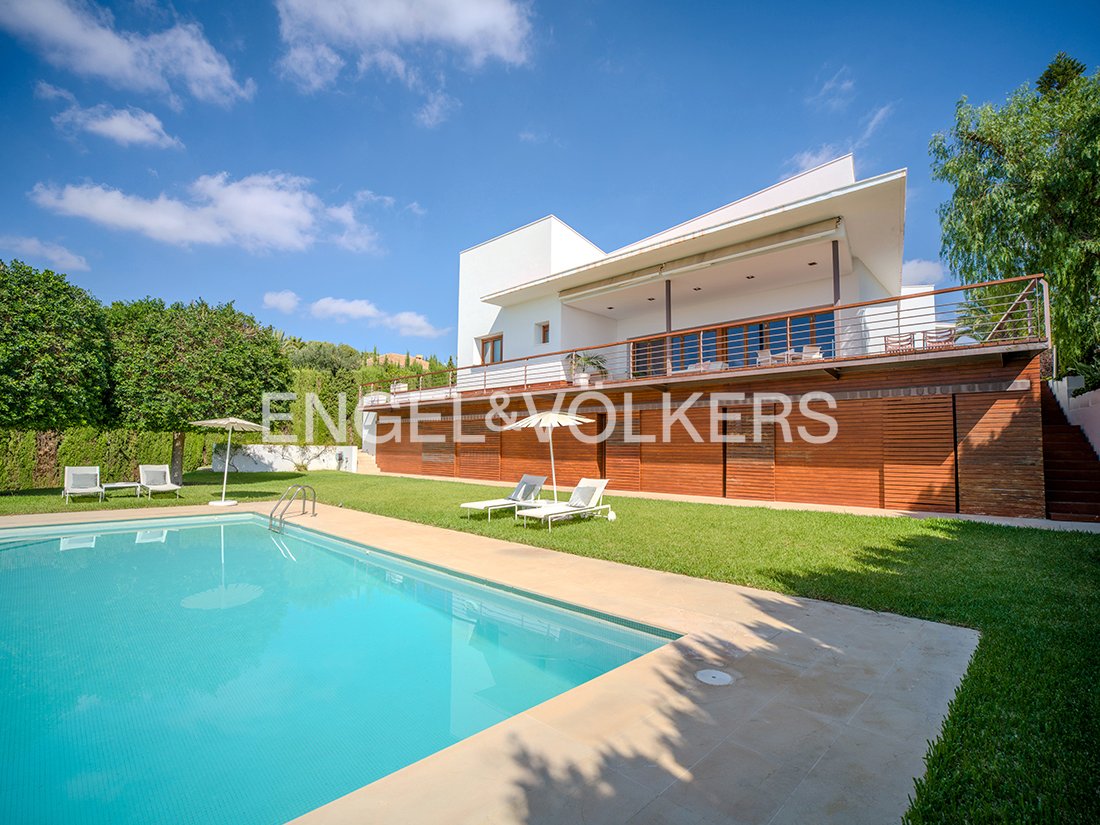 Villa in Elx / Elche, Valencian Community, Spain 1 - 17518387