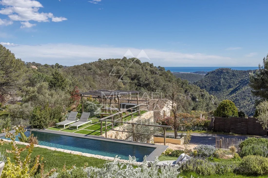 Villa in Tourrettes-sur-Loup, Provence-Alpes-Côte d'Azur, France 2 - 17518137