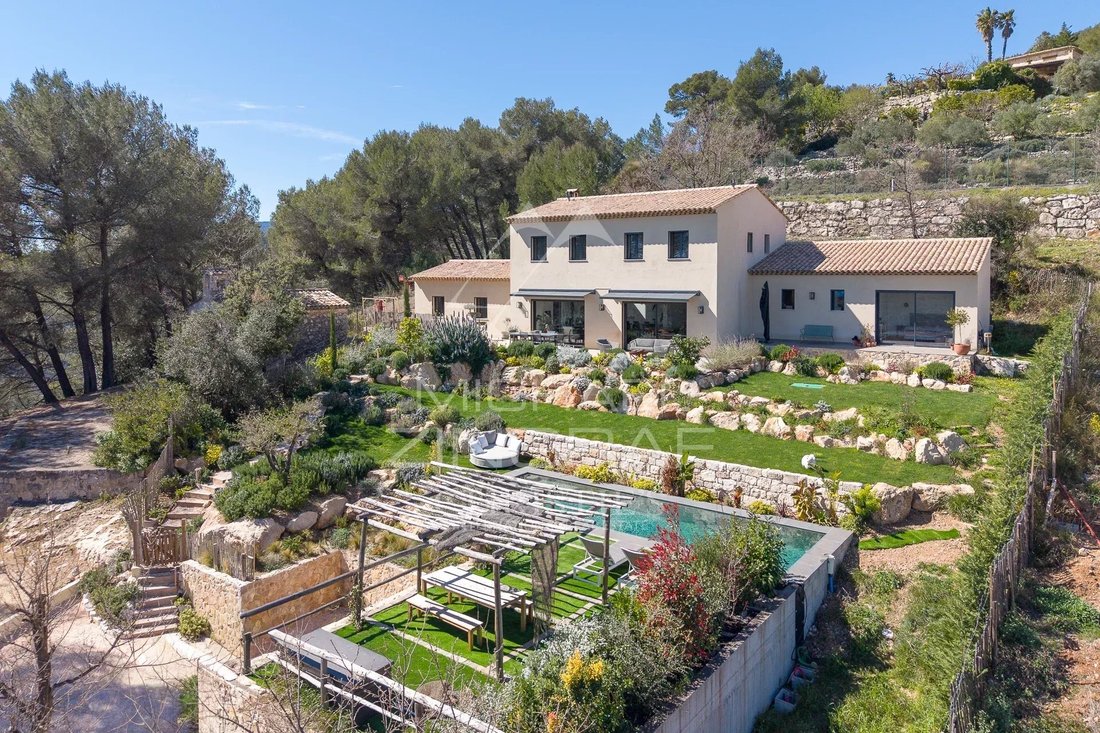 Villa in Tourrettes-sur-Loup, Provence-Alpes-Côte d'Azur, France 4 - 17518137