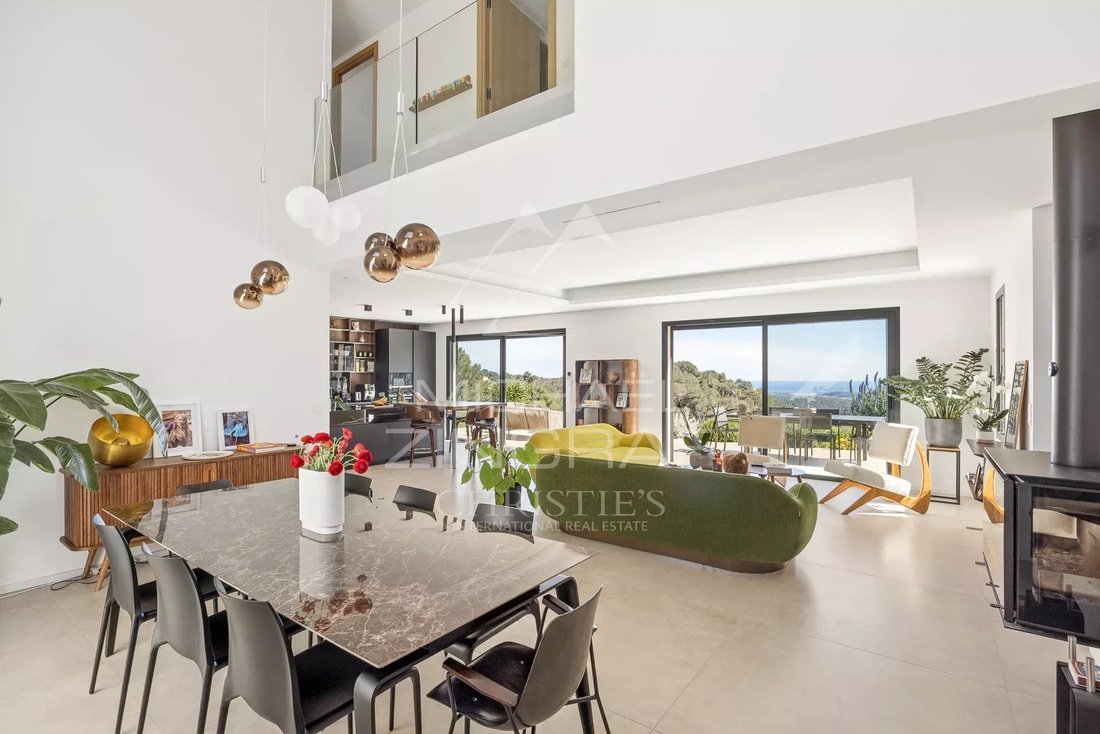 Villa in Tourrettes-sur-Loup, Provence-Alpes-Côte d'Azur, France 5 - 17518137