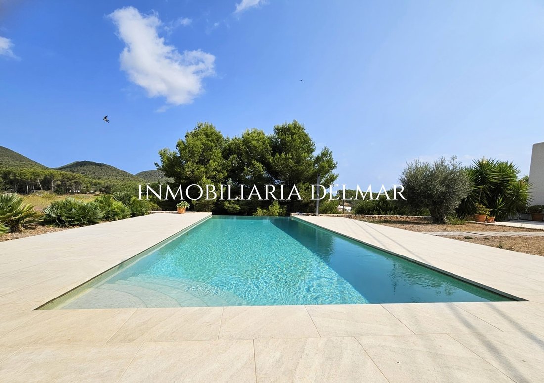 Villa in Sant Carles de Peralta, Santa Eularia des Riu, Balearic Islands 4 - 17518039