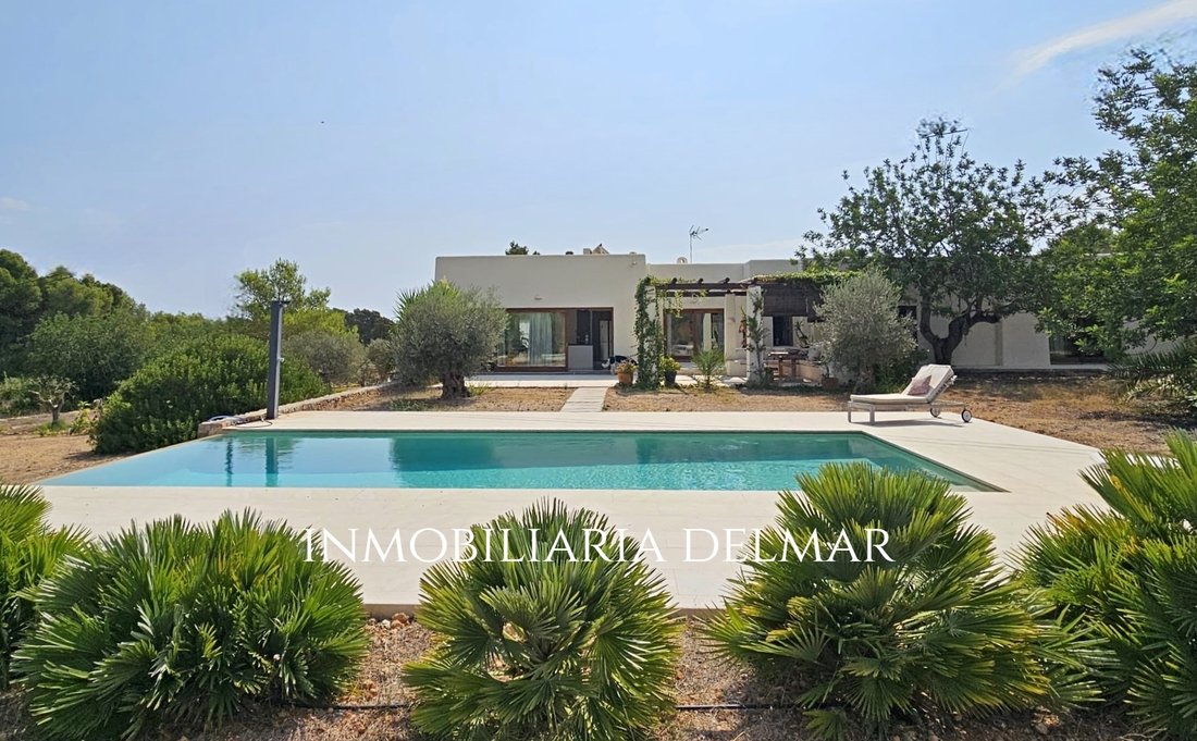 Villa in Sant Carles de Peralta, Santa Eularia des Riu, Balearic Islands 5 - 17518039