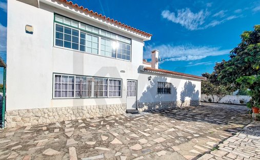House in Pinhal Novo, Setubal, Portugal 1