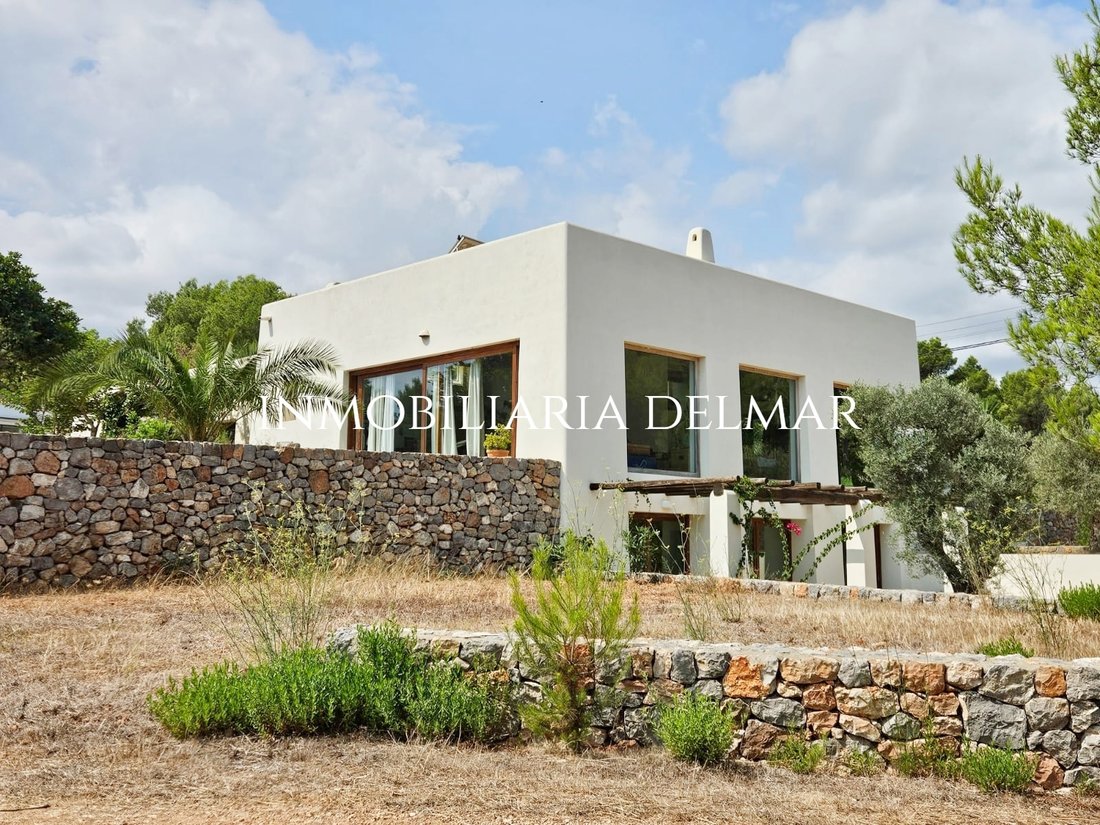 Villa in Sant Carles de Peralta, Santa Eularia des Riu, Balearic Islands 1 - 17518039
