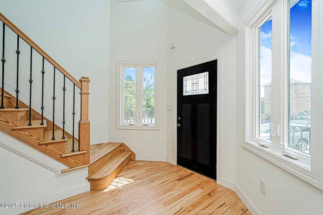 House in New York, New York, United States 5 - 17518361