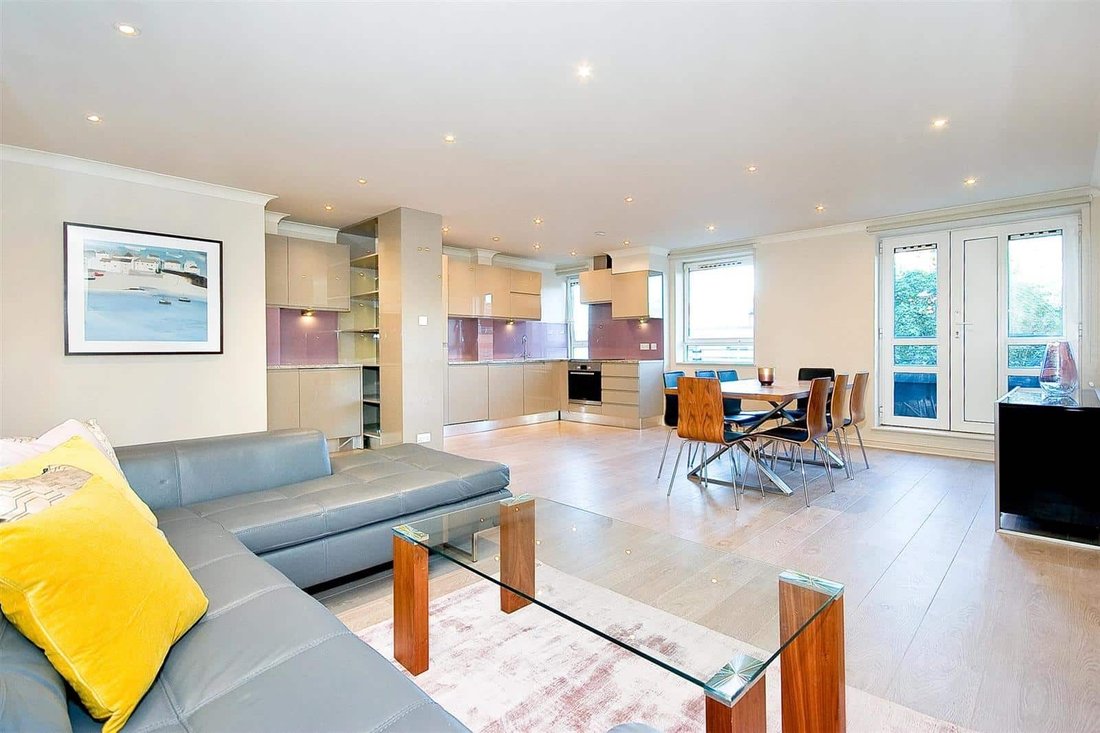 Apartment in Kilburn Park, Brent, England 1 - 17523517