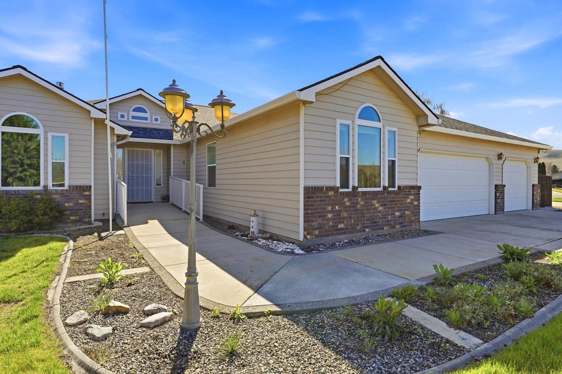House in West Richland, Washington, United States 4 - 17520715