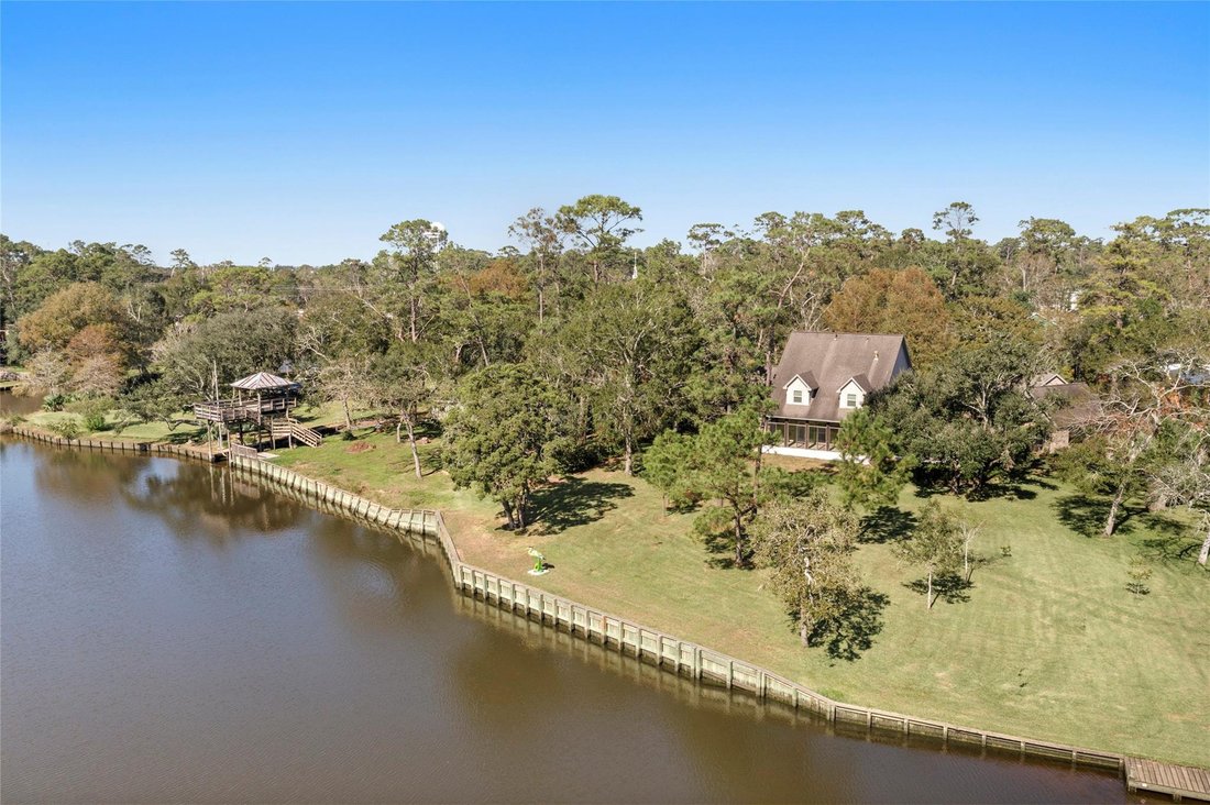 House in Dickinson, Texas, United States 2 - 17522622