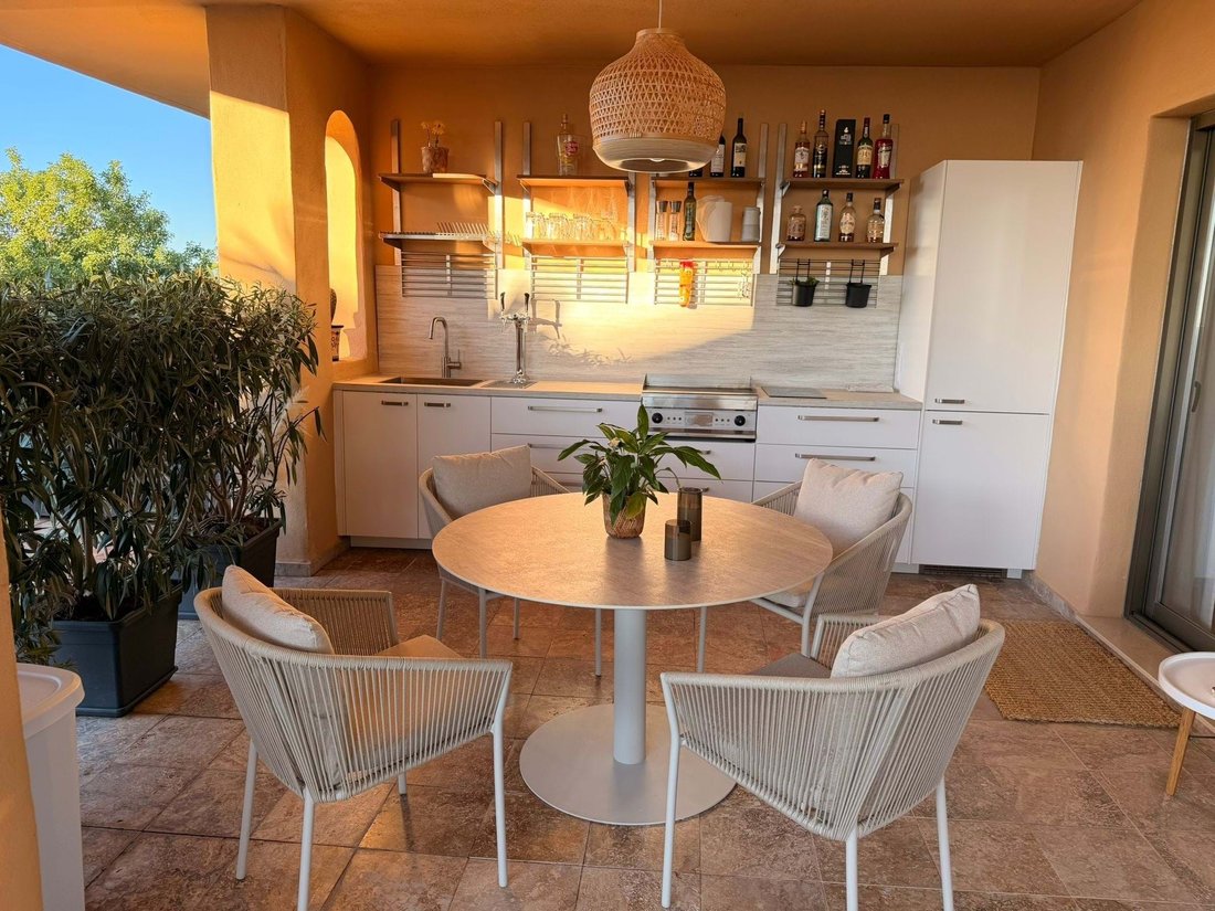 Apartment in El Paraíso, Benahavis, Spain 2 - 17523002