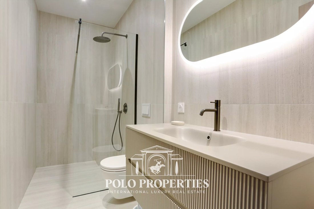 Apartment in Porte Dauphine, Paris 16e Arrondissement, Paris 4 - 17381585
