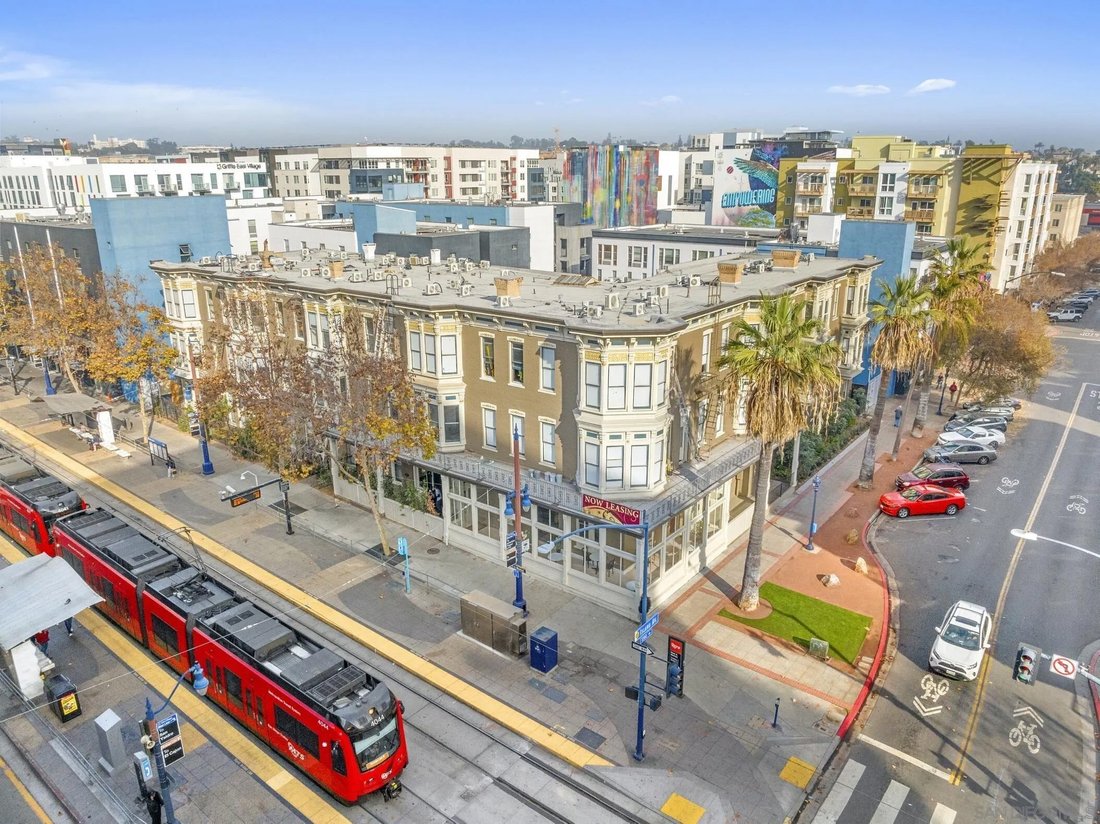 San Diego, California, United States 1 - 17523879