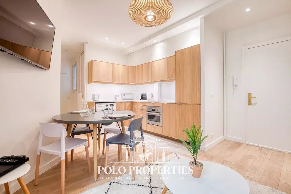 Apartment in Elysées-Madeleine, Paris 8e Arrondissement, Paris 1 - 16798200