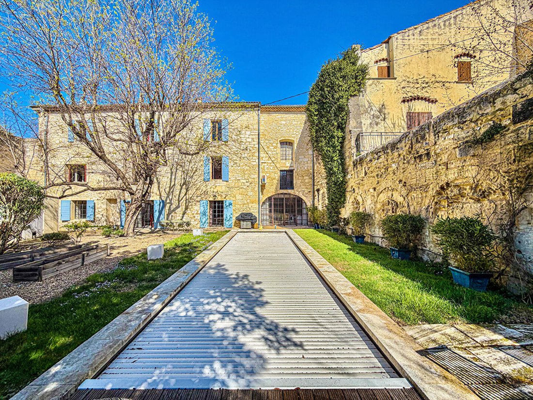 Villa in Zone Nord Est Urbaine, Tarascon, France 1 - 17524641