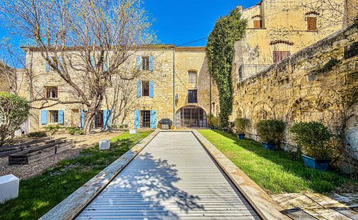 Villa in Zone Nord Est Urbaine, Tarascon, France 1