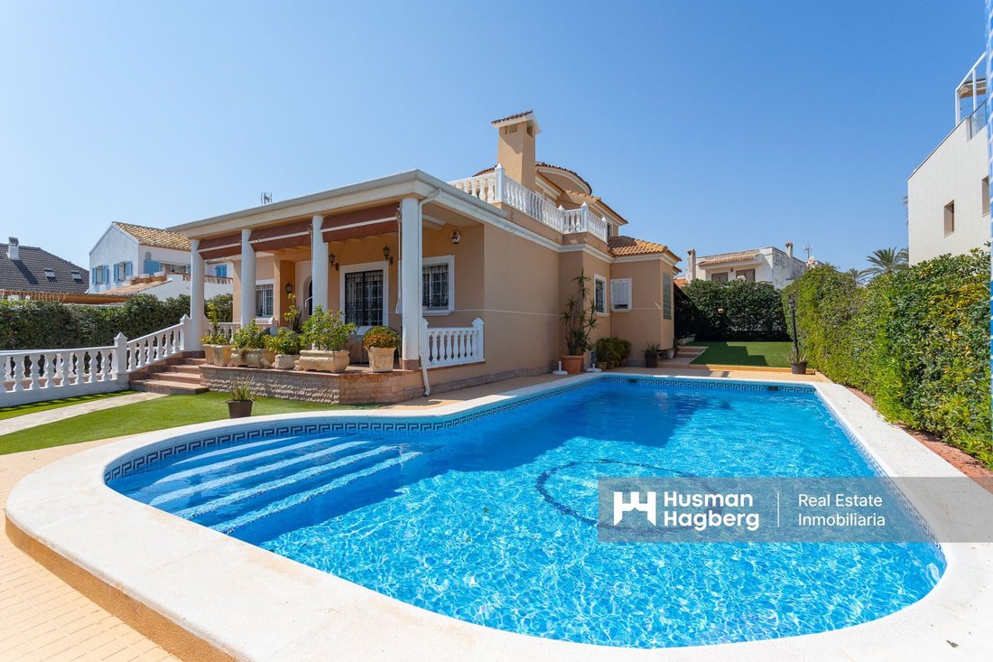 Villa in Torrevieja, Valencian Community, Spain 2 - 17521042