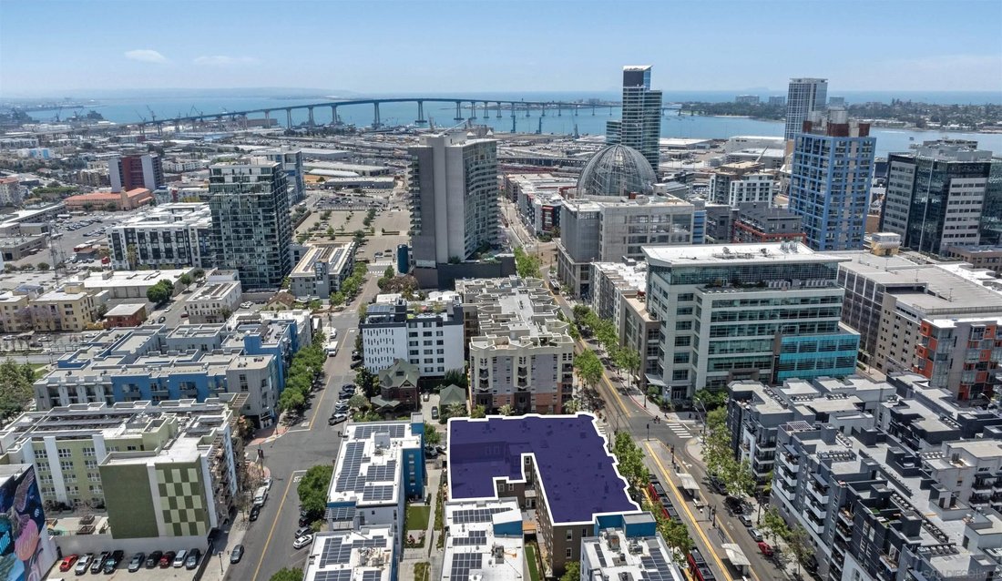 San Diego, California, United States 2 - 17523879