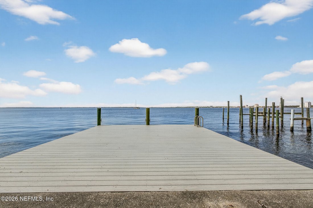 Jacksonville, Florida, United States 4 - 17518885