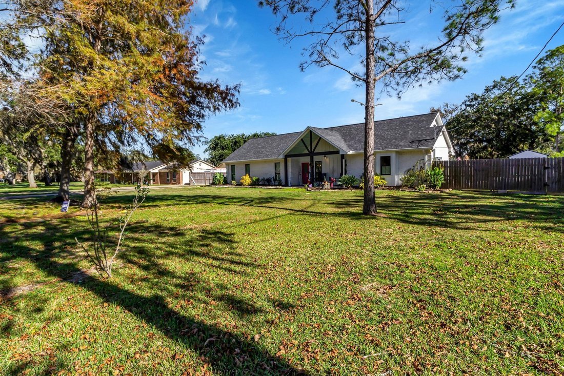 House in Angleton, Texas, United States 4 - 17522265