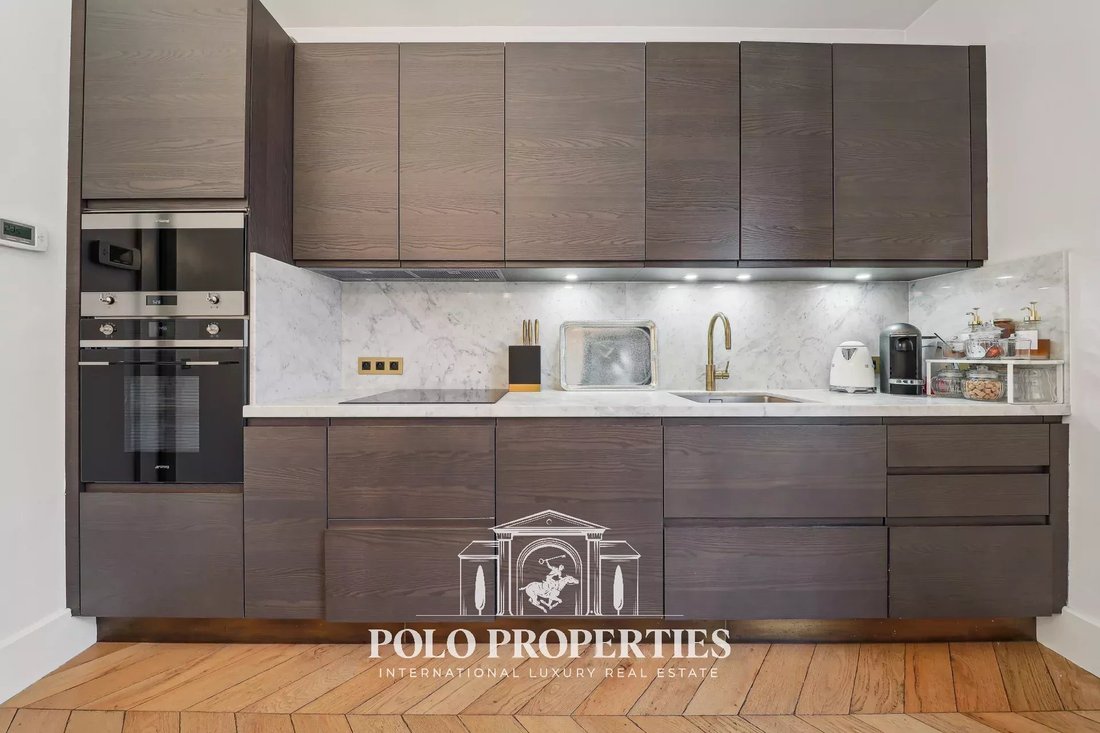 Apartment in Triangle d'Or, Paris 8e Arrondissement, Paris 5 - 15098436