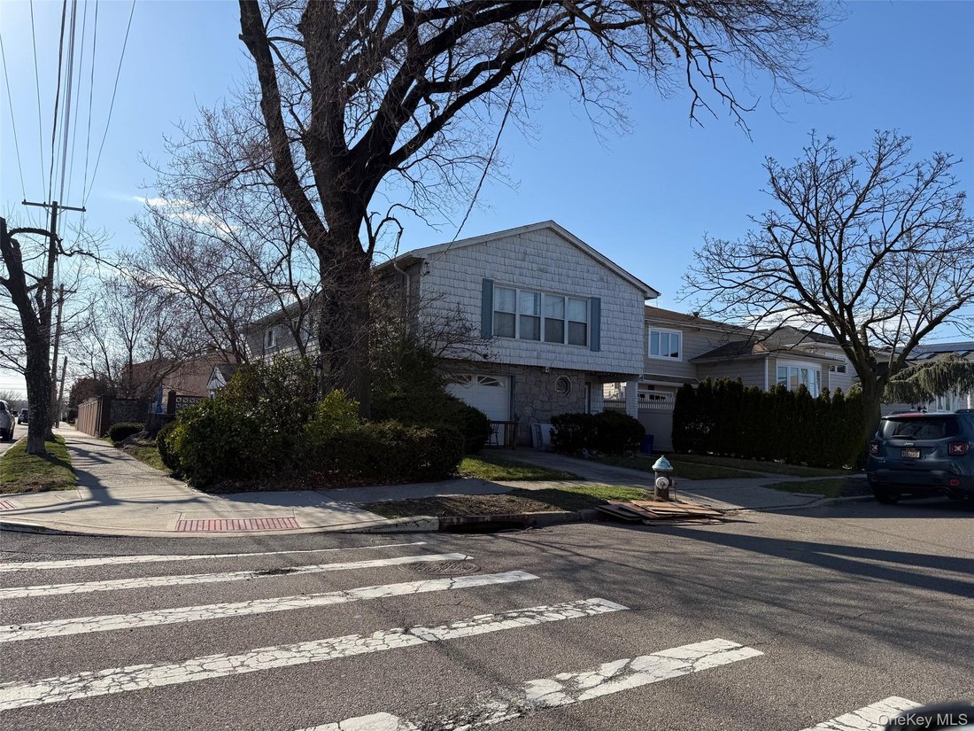 House in New York, New York, United States 1 - 17523402