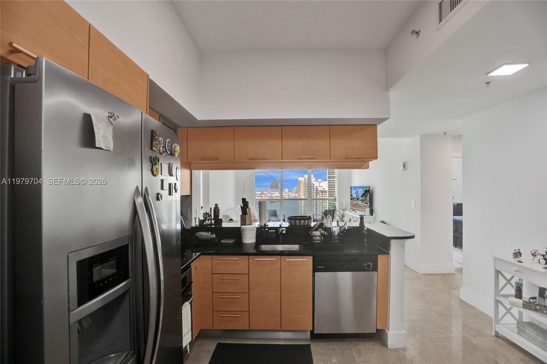Condo in Miami, Florida, United States 5 - 17520242