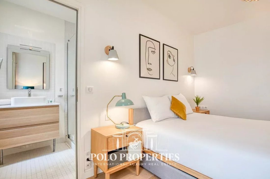 Apartment in Elysées-Madeleine, Paris 8e Arrondissement, Paris 2 - 16798200