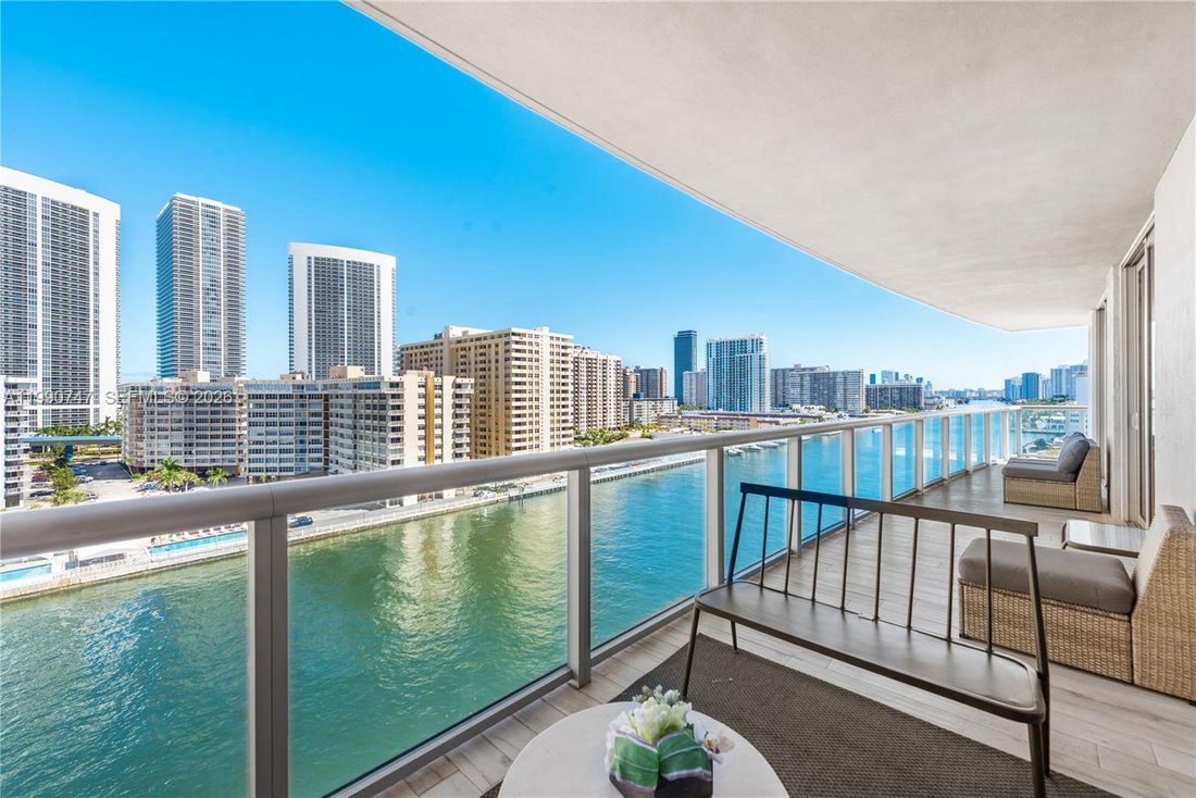 Condo in Hallandale Beach, Florida, United States 1 - 17523813