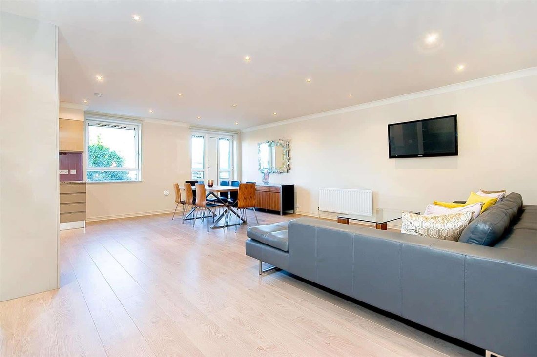 Apartment in Kilburn Park, Brent, England 5 - 17523517