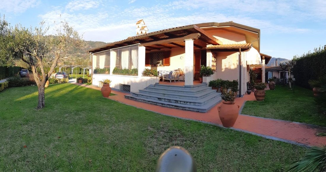 Villa in Strettoia-Capezzano-Valdicastello, Pietrasanta, Tuscany 1 - 17524379