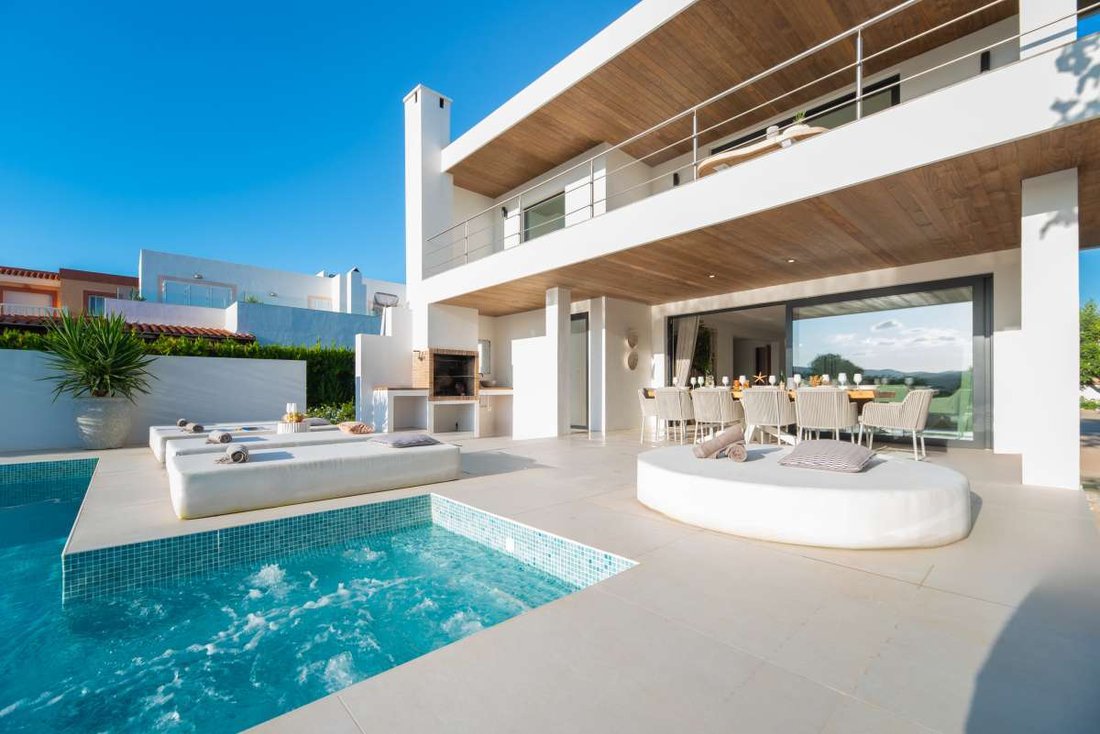 Villa in Jesus, Santa Eularia des Riu, Balearic Islands 2 - 14724739