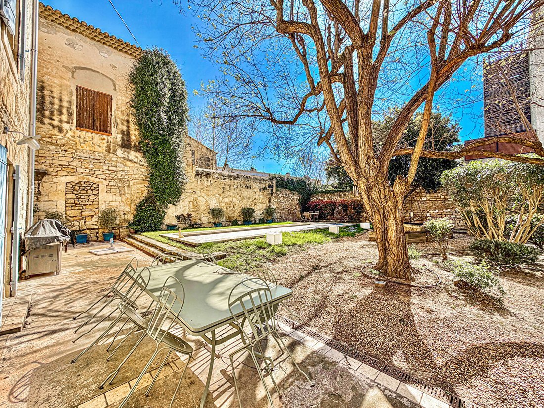 Villa in Zone Nord Est Urbaine, Tarascon, France 2 - 17524641