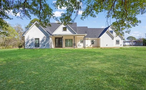 House in Pittsburg, Texas, United States 1