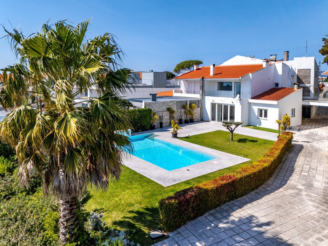 House in Carcavelos e Parede, Lisbon, Portugal 1 - 16001129