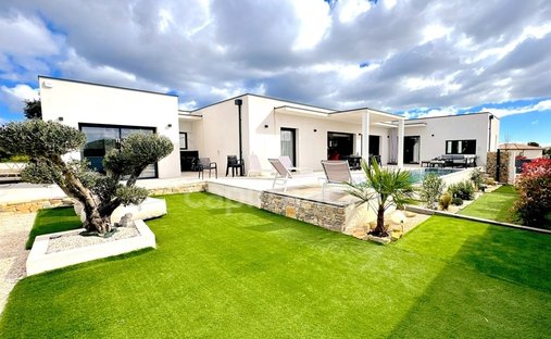 House in Hôpital, Nimes, France 1