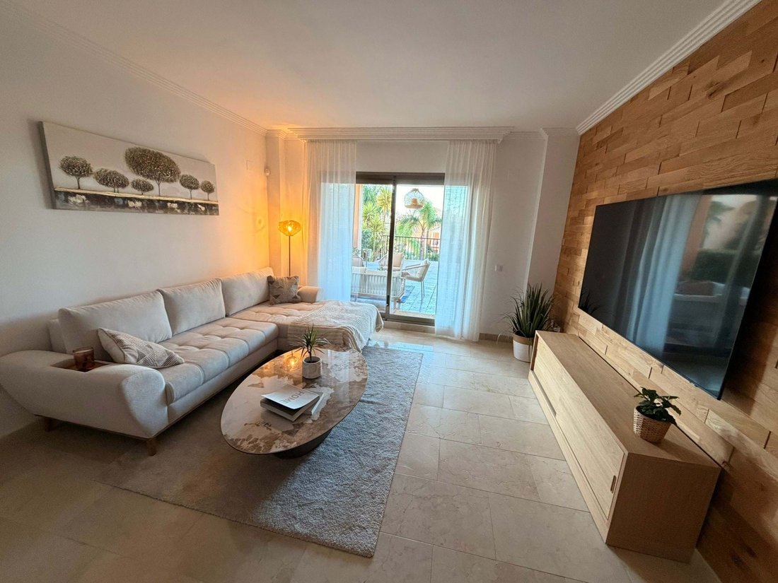 Apartment in El Paraíso, Benahavis, Spain 1 - 17523002