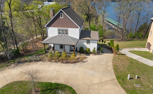 House in Estill Springs, Tennessee, United States 1