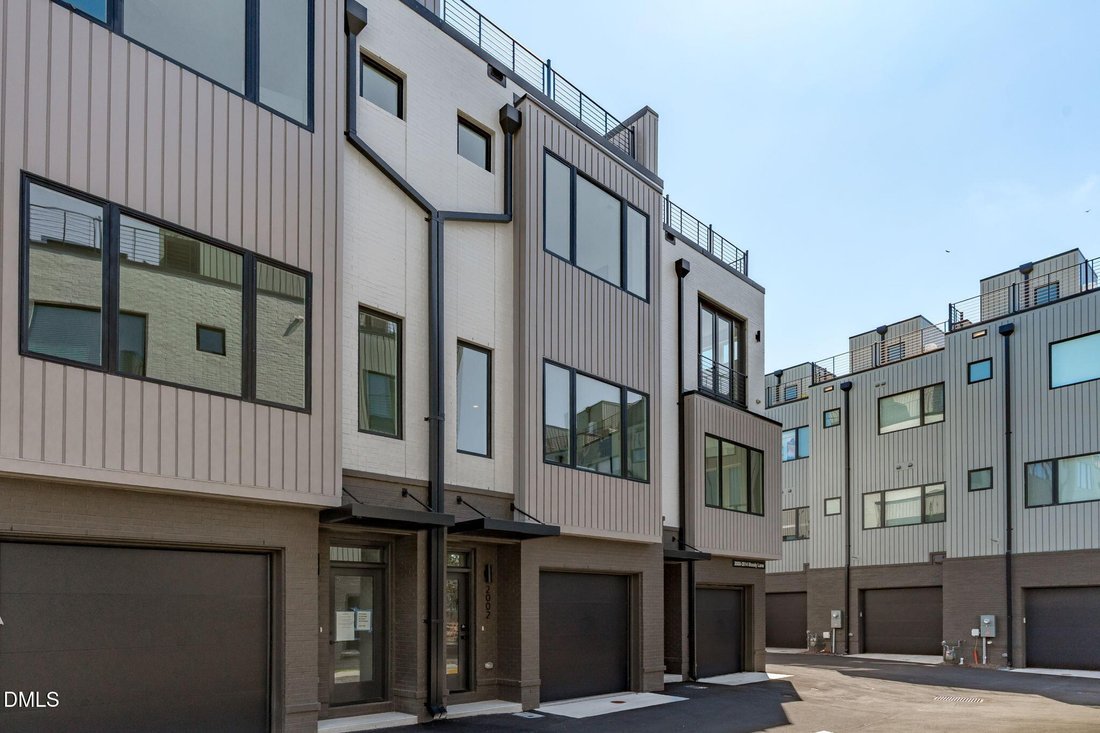Townhouse in Durham, North Carolina, United States 1 - 17520000