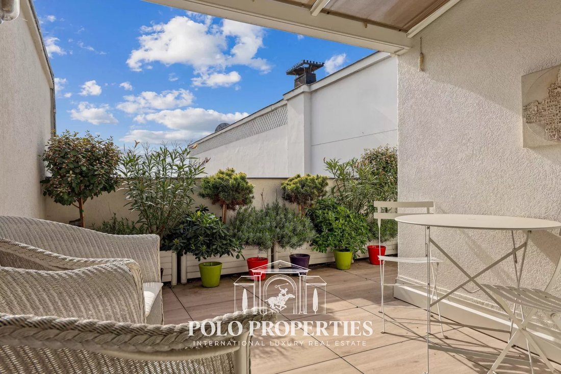 Apartment in Triangle d'Or, Paris 8e Arrondissement, Paris 3 - 15395212
