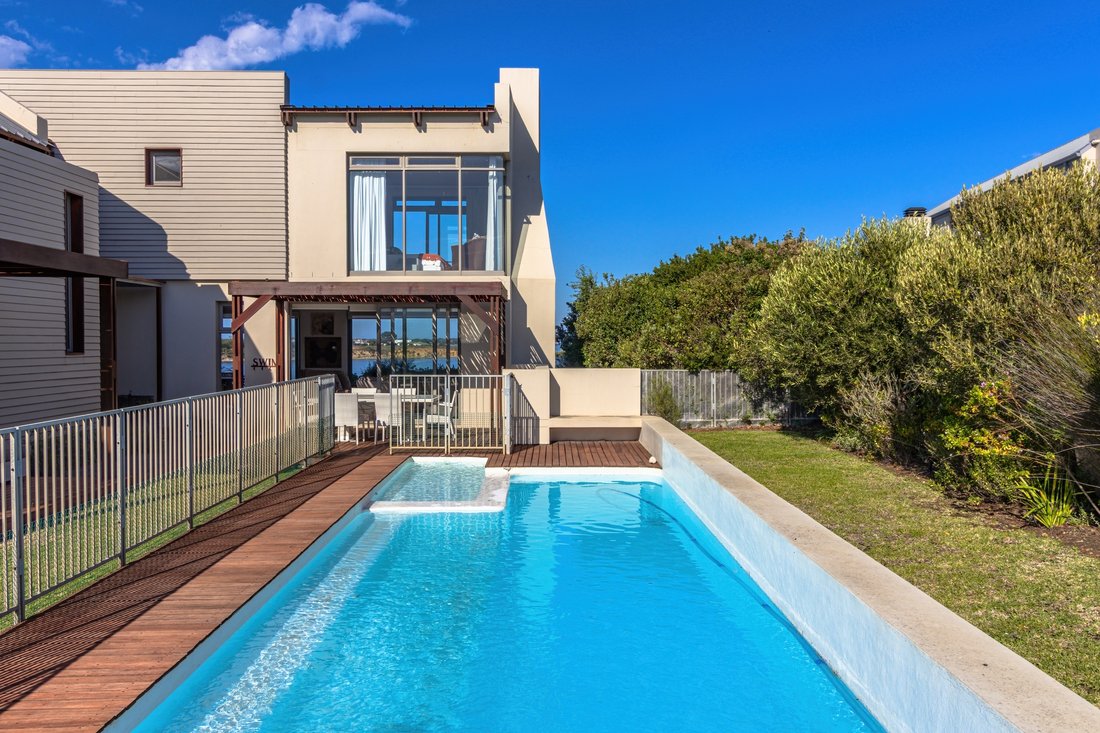 Country House in Overstrand Local Municipality, Western Cape, South Africa 2 - 17522863