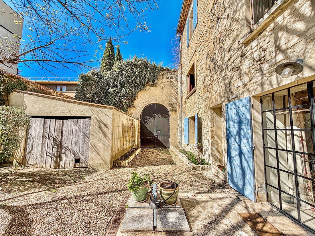 Villa in Zone Nord Est Urbaine, Tarascon, France 4 - 17524641