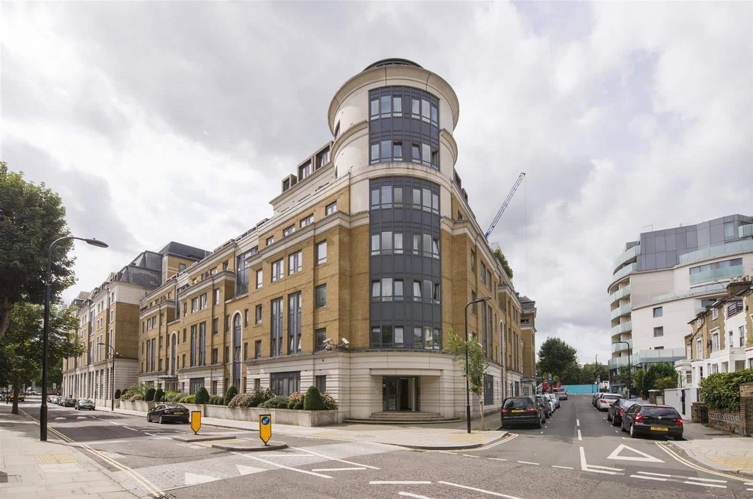 Apartment in Kilburn Park, Brent, England 2 - 17523517