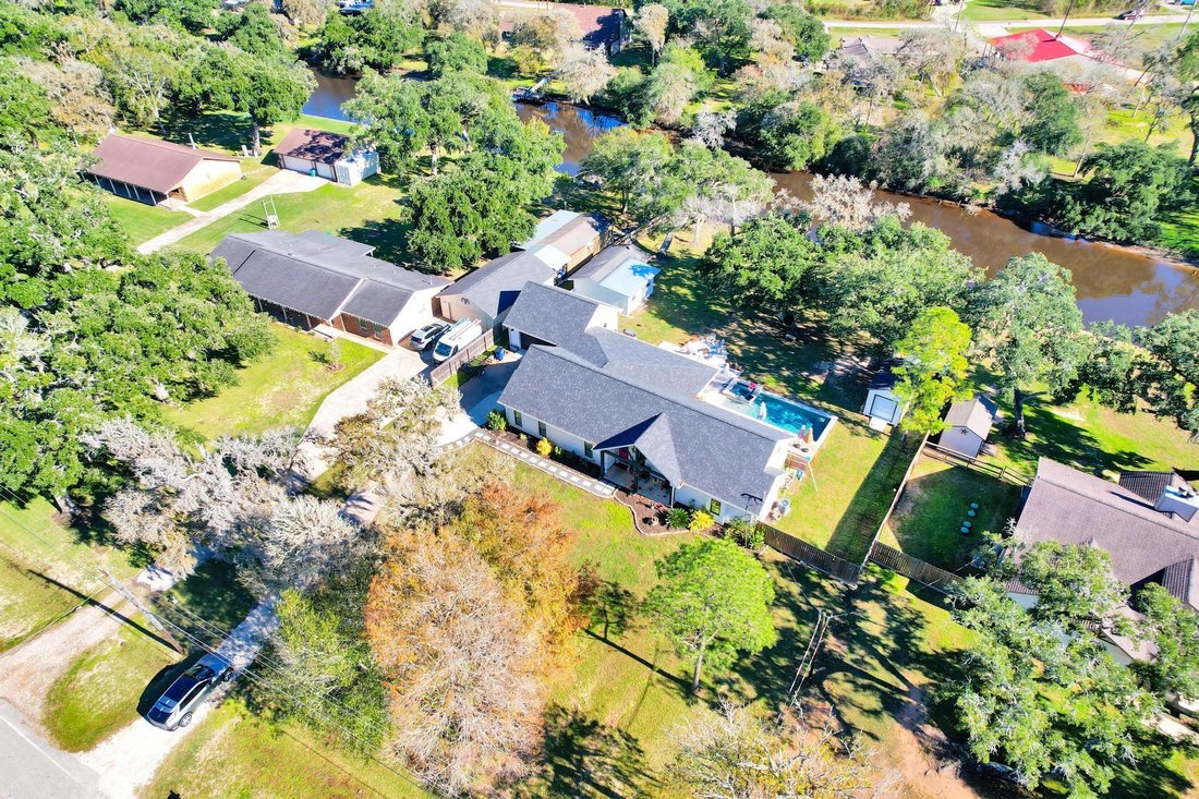 House in Angleton, Texas, United States 5 - 17522265