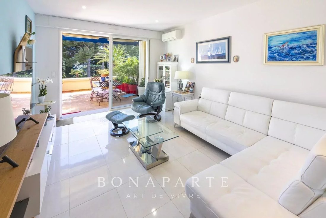 Apartamento en Saint-Raphaël, Provenza-Alpes-Costa Azul, Francia 4 - 17520770
