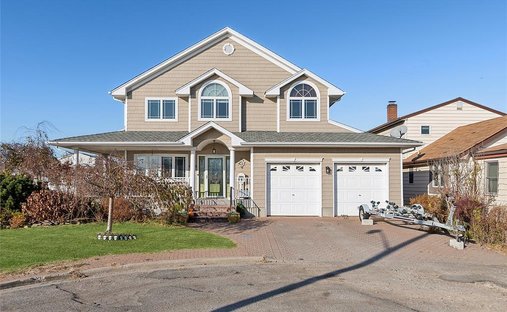 House in Island Park, New York, United States 1