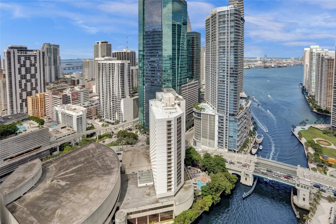 Condo in Miami, Florida, United States 2 - 17520242