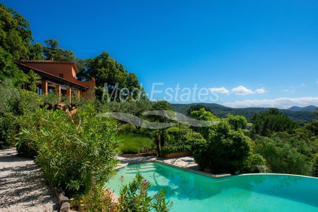 Villa in La Garde-Freinet, Provence-Alpes-Côte d'Azur, France 1 - 17520646