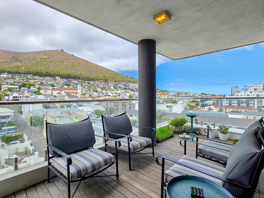 Apartment in Green Point, Atlantic Seaboard, Cape Town 2 - 17519974
