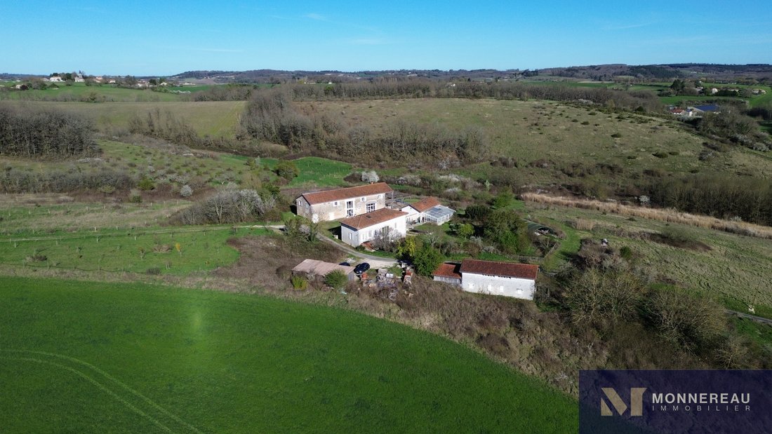 Estate in Charmant, Boisné-la-Tude, France 1 - 17524044